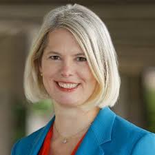 Rhianne Jones (@ReeJo1)