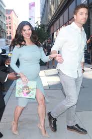 Actors roselyn sánchez and eric winter welcome baby no. Pregnant Roselyn Sanchez Promotes Her Book In Nyc