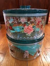 I have 2 of these sets available. New 2 Pc The Pioneer Woman Christmas Candy Cookie Containers With Lids Ebay In 2020 Silver Christmas Decorations Christmas Women Silver Christmas
