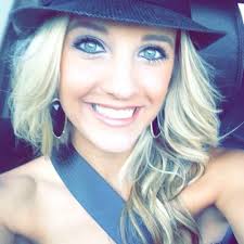 Laci Bauer (@shlacibauer)