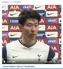 카라바오컵 준결승 경기 승리 후에 기뻐하는 토트넘 선수들, 득점한 손흥민과 시소코 핸드셰이크 #손흥민 #결승 #핸드셰이크. Glb0sefc1s1ecm