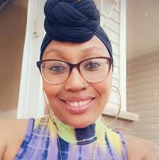 Yana Brown's Instagram, Twitter & Facebook