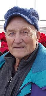 Lee Davison's Instagram, Twitter & Facebook