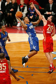 It is the letter d and his number 1 in the center with rose petals circling the letter while each petal represents a loved one that has guided him to through life and into the nba. Derrick Rose S Career In Sneakers Eastbay Blog