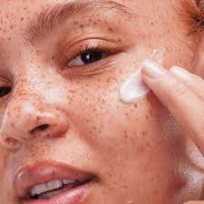 How to Moisturize Your Face The Right Way | IT Cosmetics