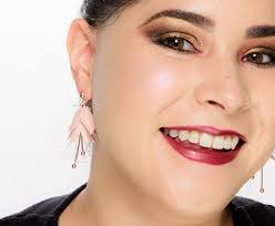 Chanel White Opal (40) Highlighting Powder Review & Swatches