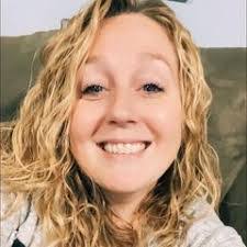 Cindy Knecht's Instagram, Twitter & Facebook