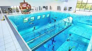 Een zwembad is een plaats waar mensen, voor hun plezier, voor de sport of als therapie kunnen gaan zwemmen. Wereldprimeur In Polen Zwembad Van Liefst 45 Meter Diep Buitenland Ad Nl