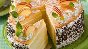 Luftige Schichttorte Mit Unwiderstehlicher Apfelcreme Rezept Schichttorten Kuchen Und Torten Rezepte