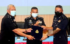 Usaha mempertahankan karyawan ini tidak hanya menyangkut masalah mengenai pencegahan kehilangan sejumlah karyawan, tetapi juga mempertahankan sikap kerja sama dan kemampuan bekerja para karyawan tersebut. 40 Tokan Bekal Dadah Kepada Pelajar Dikesan