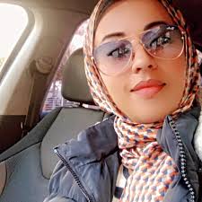 Les amoureux du chocolat,essayez za3za3 avec mousse du chocolat noire et  amande crousstillante..