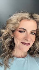 Victoria Logan's Instagram, Twitter & Facebook