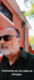 Caminando Por Las Calles De Arequipa