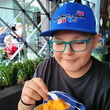 Maria Minjares's Instagram, Twitter & Facebook