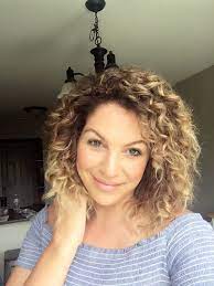 Natural Curly Hair White Women Curly Hair Styles Naturally Medium Curly Hair Styles Medium Length Hair Styles