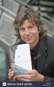 Tid (comparative more tid, superlative most tid). Norwegischer Autor Karl Ove Knausgard Prasentiert Sein Buch De Tid Fur Alt Originaltitel Auf Der Frankfurter Buchmesse 2007 In Frankfurt Main Deutschland 11 Oktober 2007 Foto Uwe Zucchi Stockfotografie Alamy