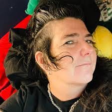 Eileen Connelly's Instagram, Twitter & Facebook