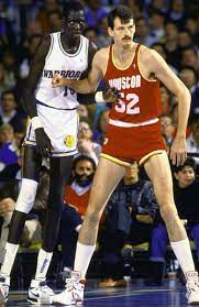(manute bol height, age, death, wife, all included!) Super 70s Sports Auf Twitter Manute Bol And Chuck Nevitt I M Going To Do An Oil Painting Of This Called 15 Feet Of Suck