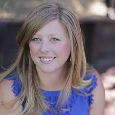 Andrea Telfer's Instagram, Twitter & Facebook