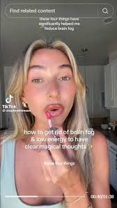 Saya tengok tak ada pun siapa bercakap tentang jenis hook ni. Jadi saya  akan cakap. Ramai dah belajar hook dan tahu hook bertulis dan hook visual.  Tapi perasan tak, yang ada satu "