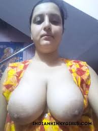 Busty Bangla Milf Showing Her Huge Boobs | Indian Nude Girls