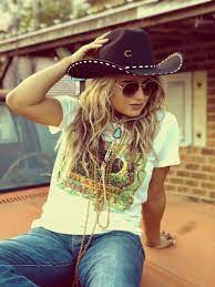 If You Are A Cowgirl Punchy Ranchy Or Just Plain Stylin You Need This Felt Hat We Loveeeee The Unique Outfits With Hats Rodeo Outfits Hat Fashion