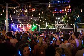 Jährlich kommen über 200.000 besucher zum festival. 10 Great Things Happening At Montreux Jazz Festival
