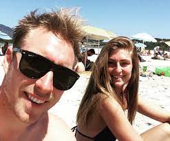 Eriksen que actualmente milita en el inter de milán, comparte su vida junto a sabrina kvist jensen a la que cataloga como el gran amor de su vida. Christian Eriksen S Girlfriend Is Hairdresser Who Has Been With Him For 9 Years Spartacelticfest