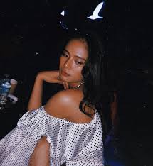 Devon seron at korean actor jin ju hyung intimate photoshoot ! Look Devon Seron S Prettiest Poses On Instagram