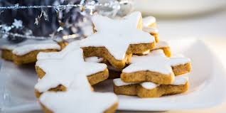 Biscuits De Noel Au Miel Et A La Cannelle Biscuit De Noel Recette Biscuit Desserts Sucres
