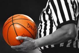 Simak secara lengkap apa saja bentuk aturan yang berlaku dalam olahraga bola basket. Peraturan Permainan Bola Basket Peraturan Lapangan Bola