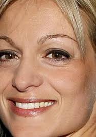 Laissez nous audrey crespo mara sur tf1 c'est un rayon de soleil sur cette chaine qui en a bien besoin!!! Audrey Crespo Mara Presentatrice Journaliste Premiere Fr