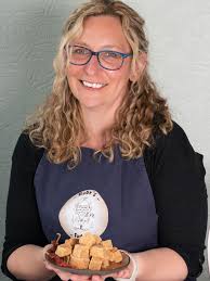 I Got a SILVER PINAPPLE!!!!! a little WIN worth sharing ! Earlier this  year, I set a quiet personal goal: to earn a Silver or Gold Pineapple in  the monthly critiques by