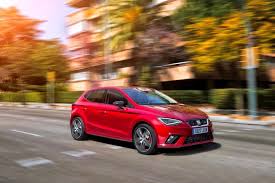 Exacto mesmo que o ibiza tenha 1100kgs o leon tem mais 60cvs e caixa sequencial! Seat Ibiza Fr 1 5 Tsi 2018 Im Test Wie Gut Ist Der Formelrenner Mit 150 Ps Meinauto De