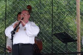 Timbrul muzical joaca si el un rol foarte important si se refera la calitatea sunetului care distinge o voce de alta, dar si astfel, pianissimo va indica un pasaj moale, iar fortissimo indica o sectiune tare. Galerie Foto Mii De Oameni La Targul De Fete De Pe Muntele GÄƒina Cea Mai Mare SÄƒrbÄƒtoare PopularÄƒ Din Romania Ceremoniale Targuri De Mesteri Populari Si DrumeÅ£ii Montane