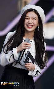 5) robert doesn't work hard, so he wasn't promoted. 8 If She Wasn T An Idol She Would Have Liked To Be A Kindergarten Teacher Red Velvet Joy Red Velvet Joy Red Velvet Girl