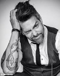 Squeamish man who feared he would pass out during his wife's labour is  HYPNOTISED so he can witness the birth of his children