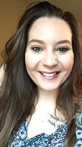 Throwback!! Lowkei missing my hair 😊 pic lil blurry. Enjoy your day  Beauties & Gents..