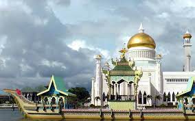 Sebaliknya pengajaran matematika, sejarah, sains, geografi, disampaikan dengan bahasa inggris. 5 Daftar Universitas Di Brunei Darussalam Universitas123