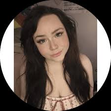 Woman Changes Middle Name to Taylor for Inspirational Purposes