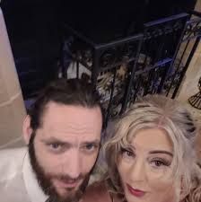 Is there anyone who can do this design please but using builder gel?