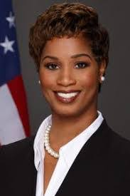 Candace Jones's Instagram, Twitter & Facebook