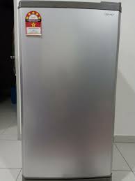Kebocoran ga di dalam peti ejuk, ementara tidak mungkin berlaku, dapat mengurangkan keupayaan peralatan untuk melakukan pekerjaan dengan baik. Peti Sejuk Sharp 1 Pintu Kitchen Appliances On Carousell