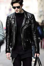 10 Sinais Que Seguir Tendencias De Moda Nao E Com Voce Mens Fashion Mens Outfits Leather Jacket Men