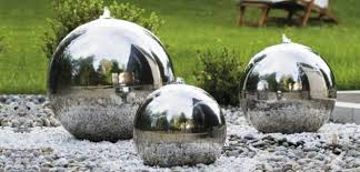 Gartenbrunnen Aus Edelstahl Verschonern Ihre Gartenlandschaft Gartenbrunnen Moderner Garten Brunnen Garten