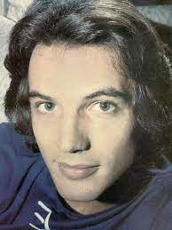 Eleito o homem mais bonito do brasil nos anos 70, pedrinho aguinaga frequentou as melhores festas, namorou as mulheres mais lindas e fez um comercial de tv que o marcou para sempre. Pedro Aguinaga Imdb
