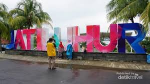 Kecuali anak sekolah yang study tour atau rombongan yang sudah punya ijin khusus dari pengelola. Cantiknya Waduk Terbesar Indonesia Jatiluhur