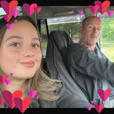 I was just wondering if anyone can help. I am looking for my dad. He is  from dundee but I heard he now stays in England. His name is Ian golding he