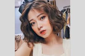 Namun ada kalanya bagi anda yang memiliki rambut mungkin rambut panjang banyak digemari oleh kaum hawa. Warna Rambut Terbaru Radea