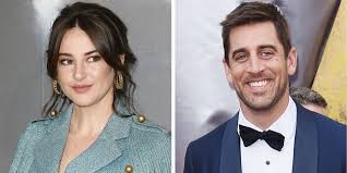 The actor discussed her relationship with rodgers on the tonight show starring jimmy fallon on. How Aaron Rodgers Friends Feel About His Fast Engagement To Shailene Woodley